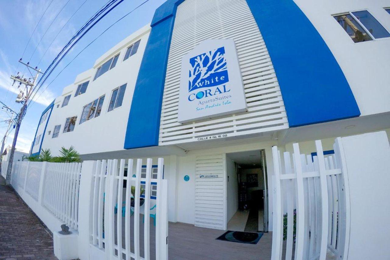 White Coral Apartasuites San Andrés Buitenkant foto